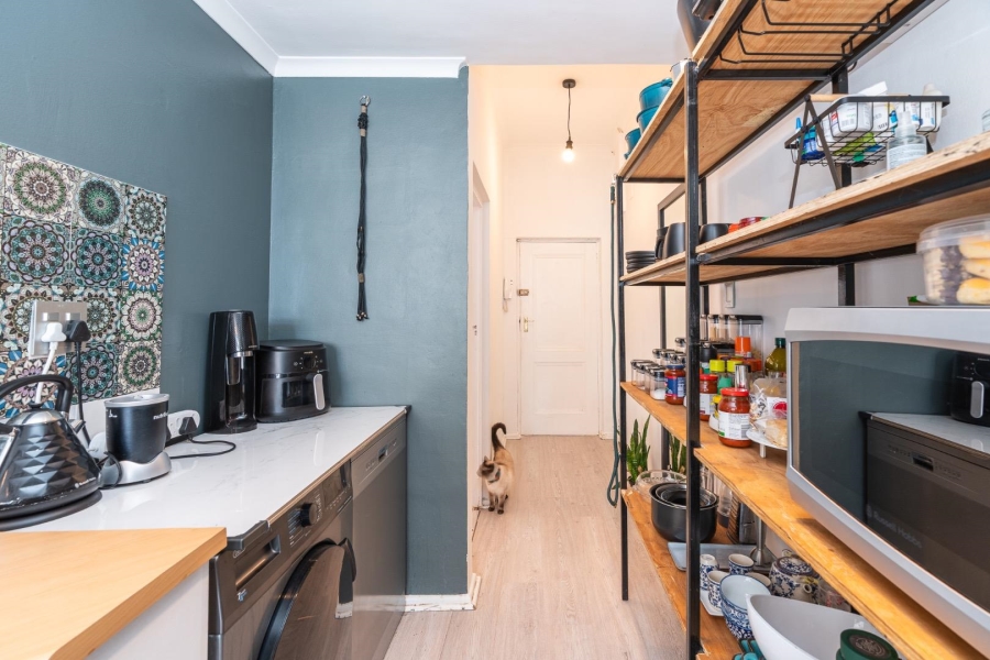 1 Bedroom Property for Sale in Sea Point Western Cape